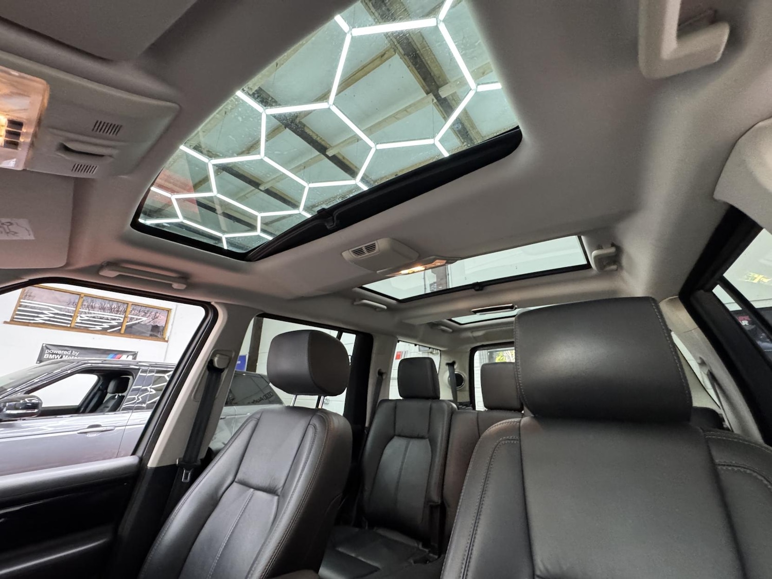 Used Land Rover Discovery 2016 for sale - 78032107: Photo 35