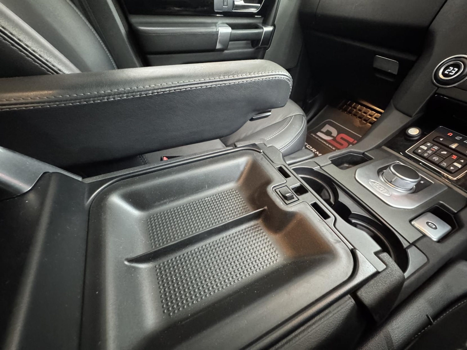 Used Land Rover Discovery 2016 for sale - 78032107: Photo 52