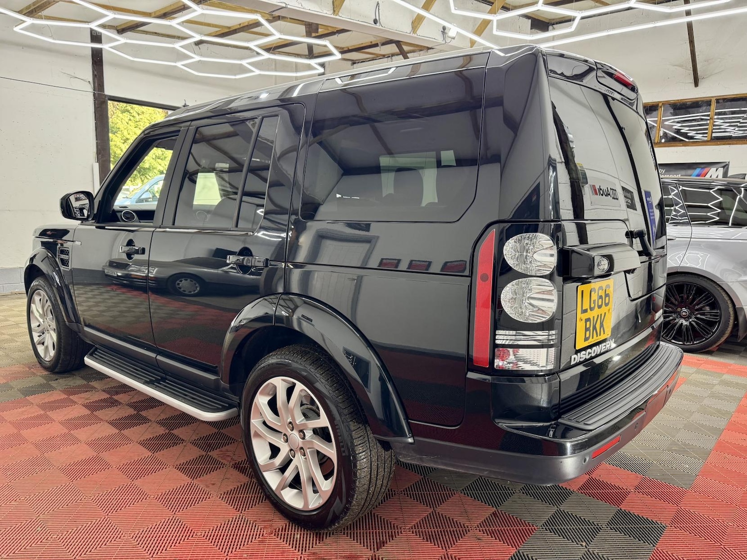 Used Land Rover Discovery 2016 for sale - 78032107: Photo 8