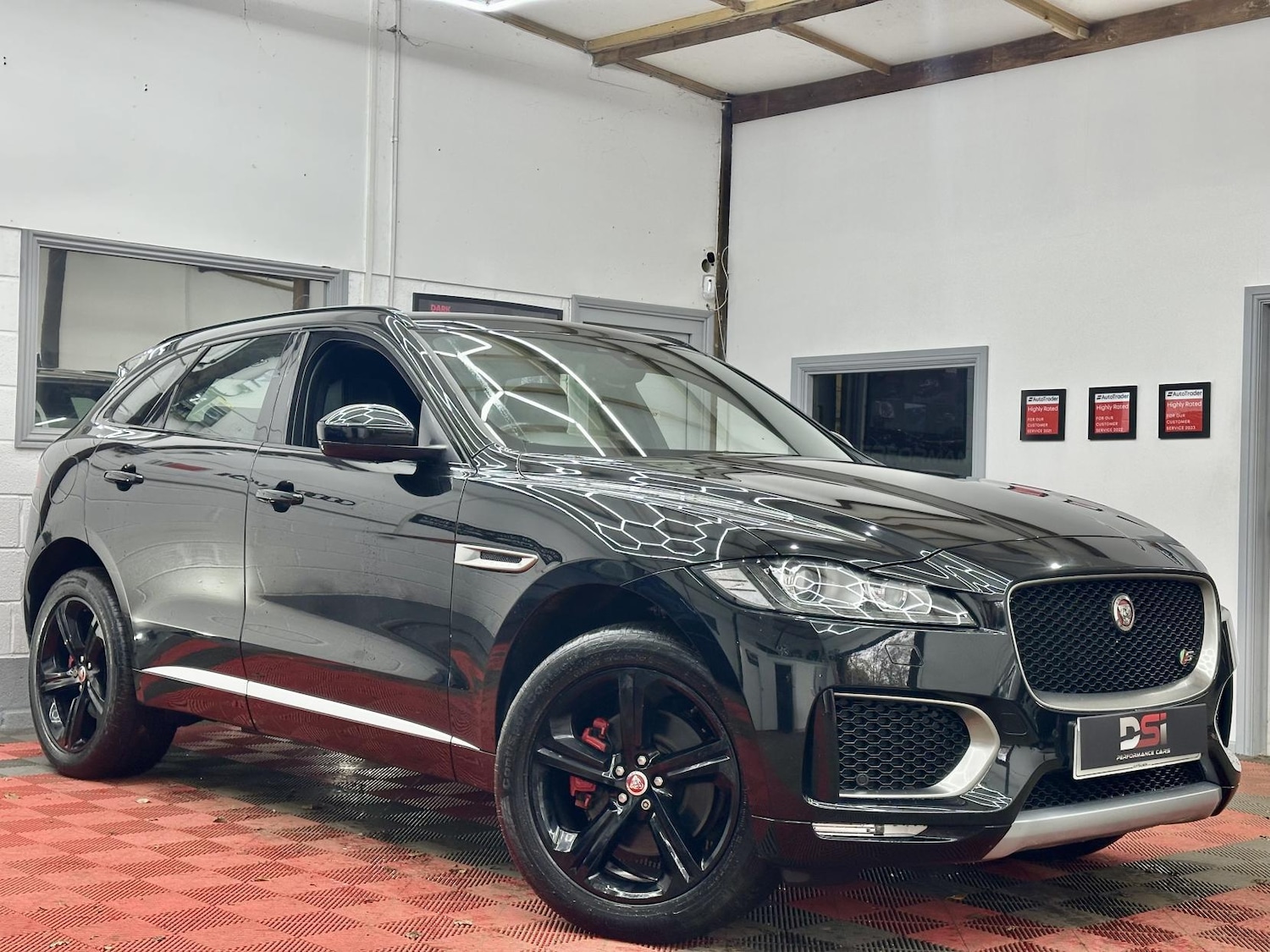 Used Jaguar F-Pace 2017 for sale - 76922288: Photo 1