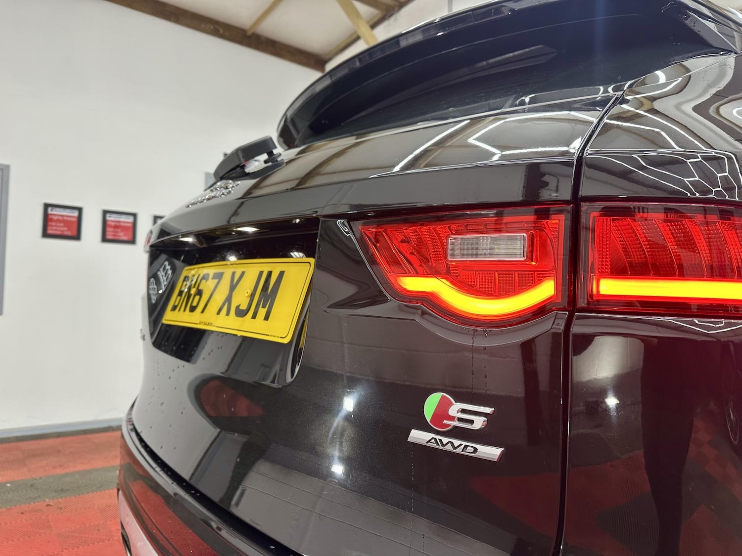 Used Jaguar F-Pace 2017 for sale - 76922288: Photo 12