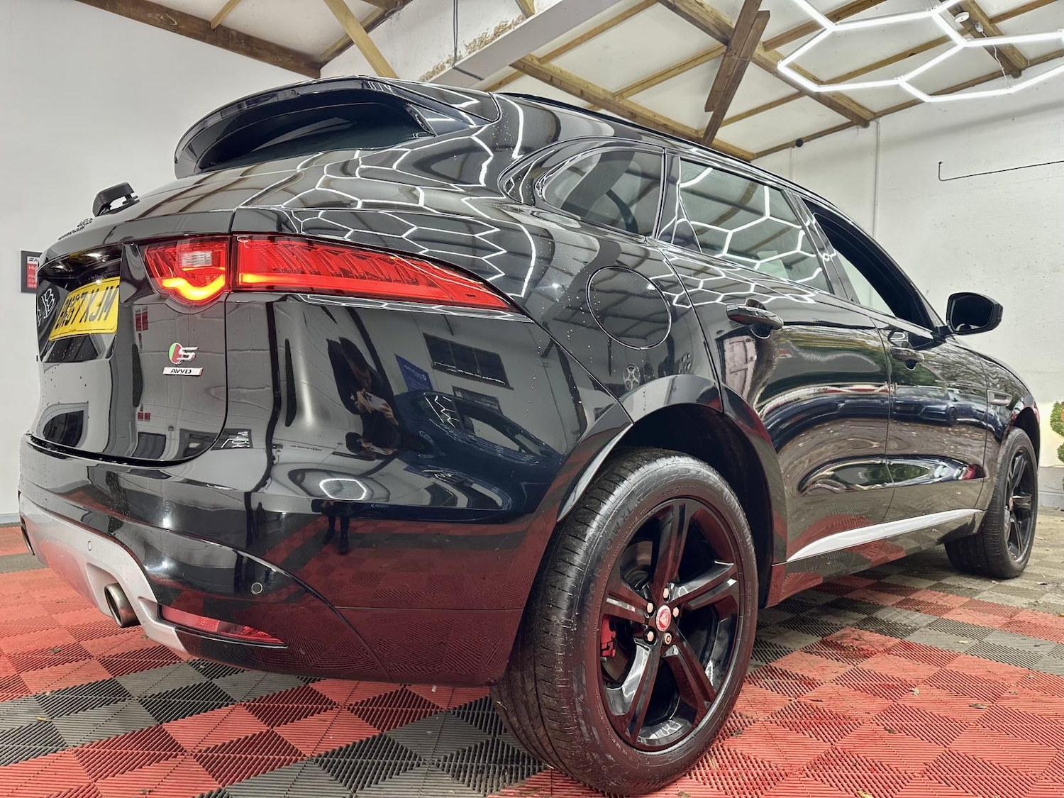 Used Jaguar F-Pace 2017 for sale - 76922288: Photo 13