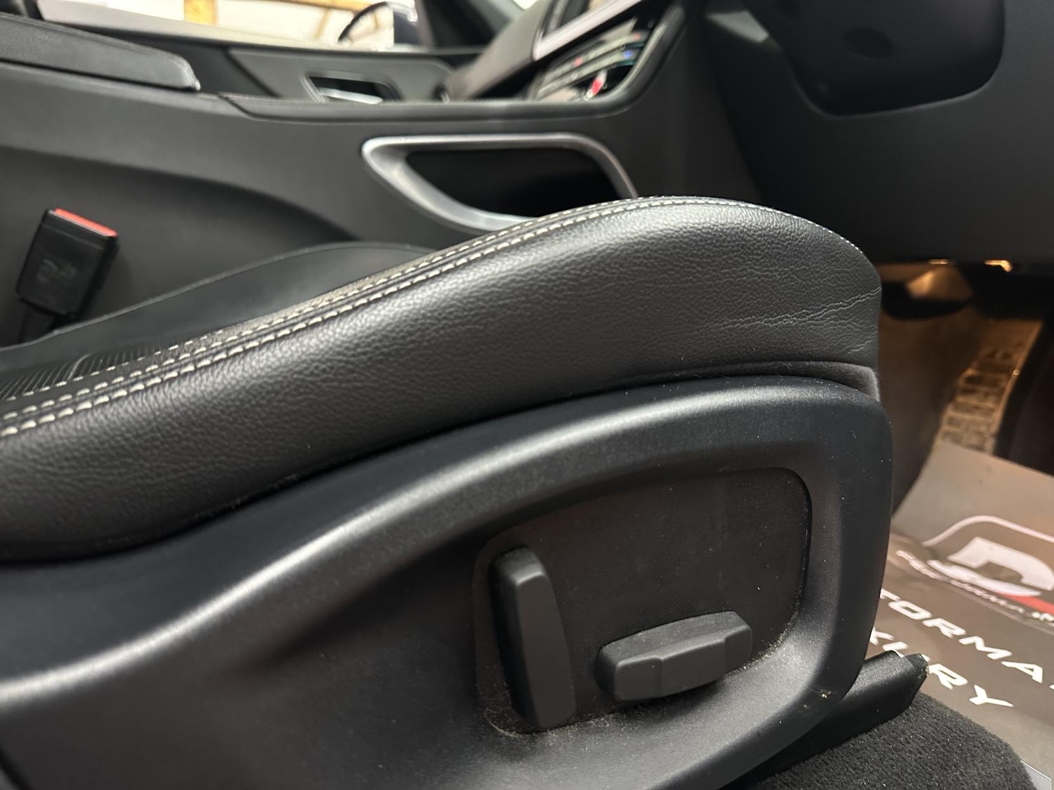 Used Jaguar F-Pace 2017 for sale - 76922288: Photo 17