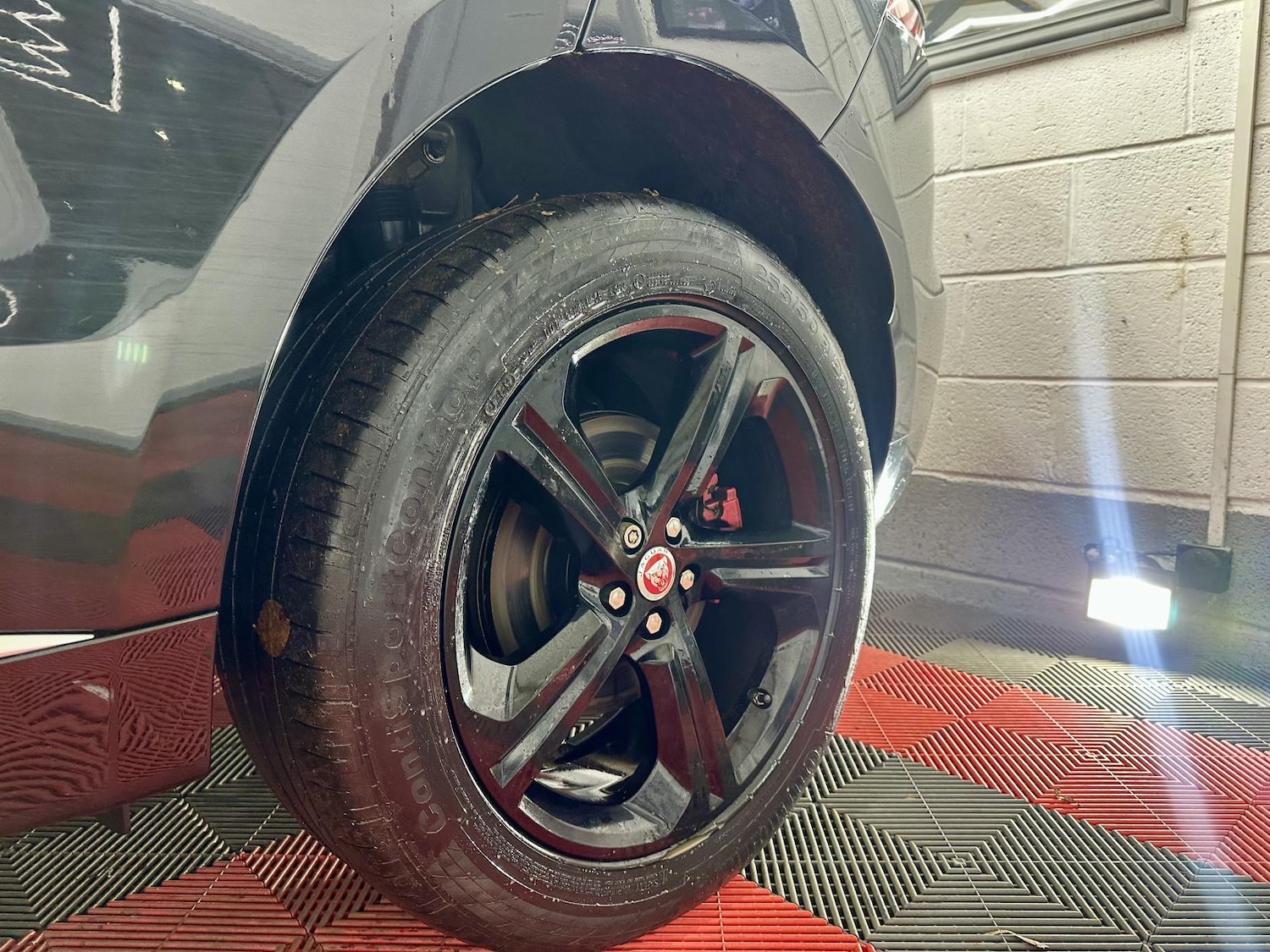 Used Jaguar F-Pace 2017 for sale - 76922288: Photo 18