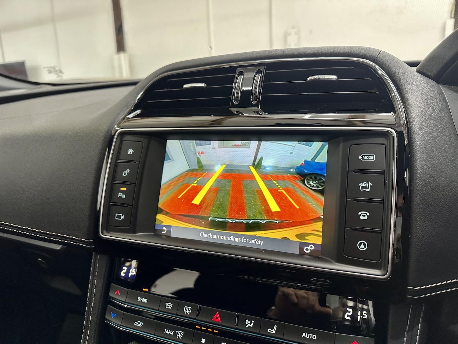 Used Jaguar F-Pace 2017 for sale - 76922288: Photo 43