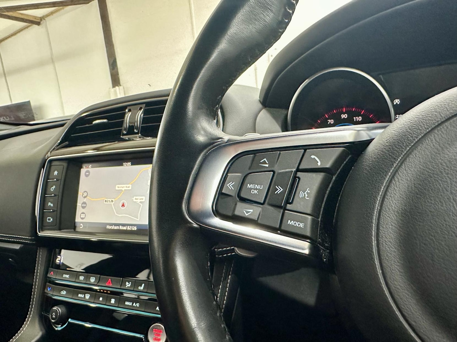 Used Jaguar F-Pace 2017 for sale - 76922288: Photo 45