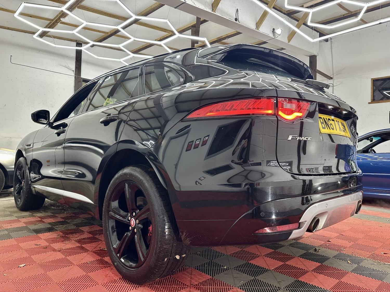 Used Jaguar F-Pace 2017 for sale - 76922288: Photo 8