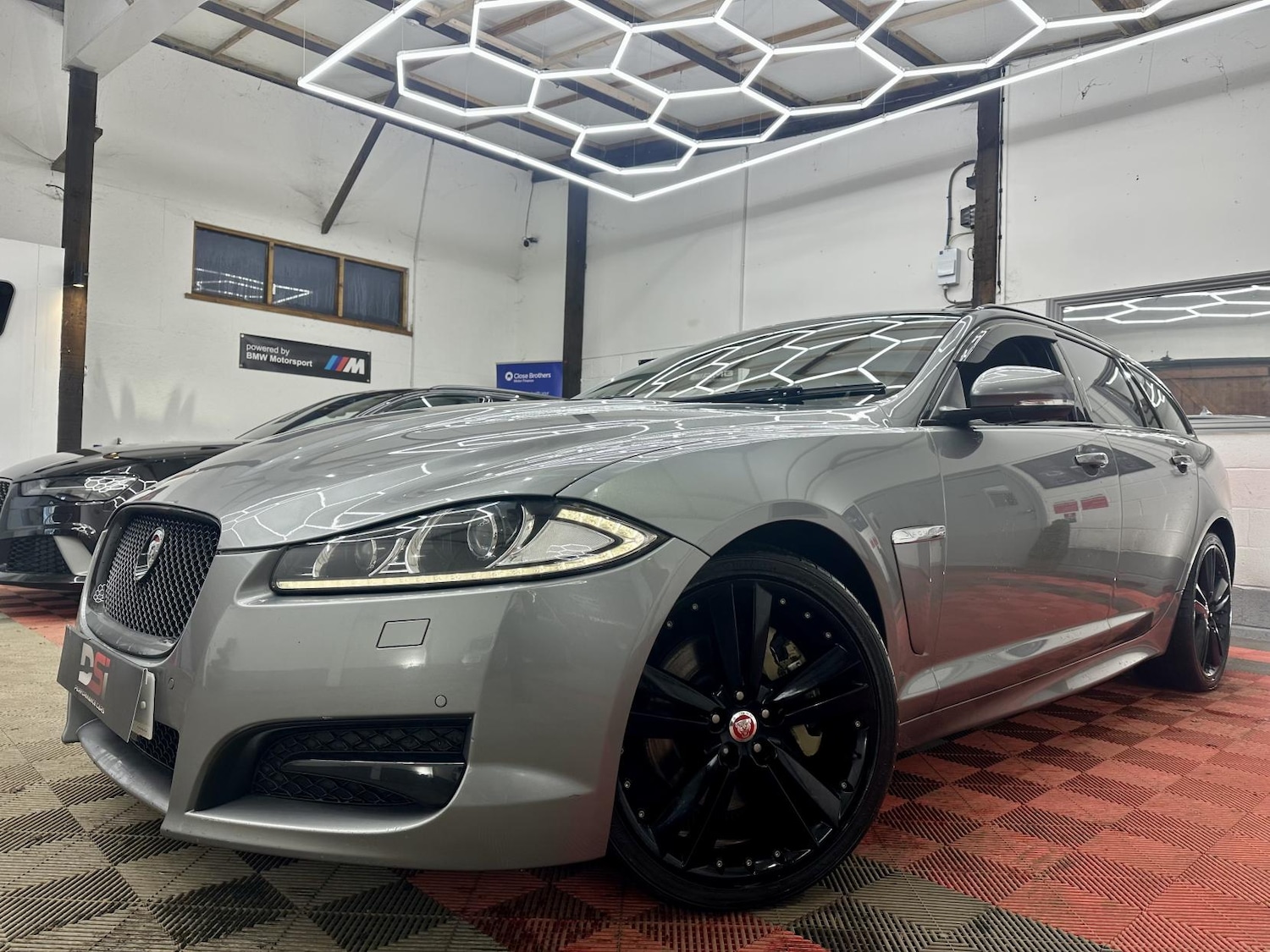Used Jaguar XF 2014 for sale - 77198484: Photo 3
