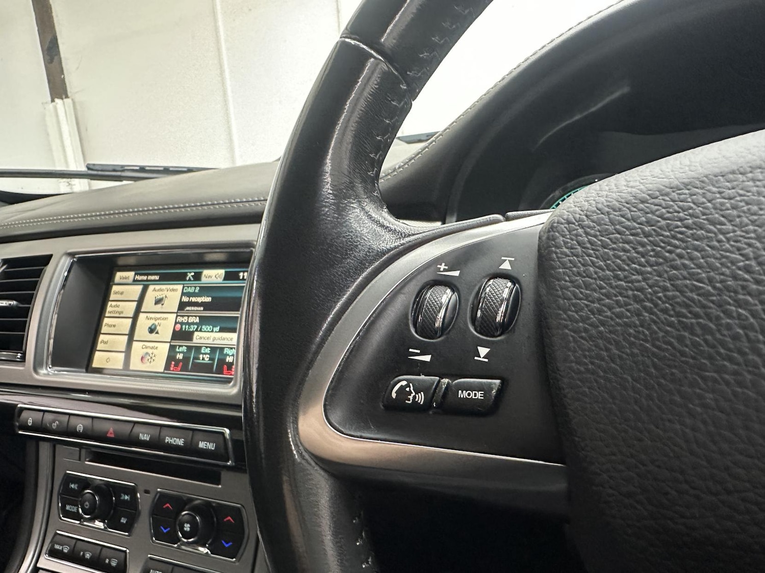 Used Jaguar XF 2014 for sale - 77198484: Photo 51