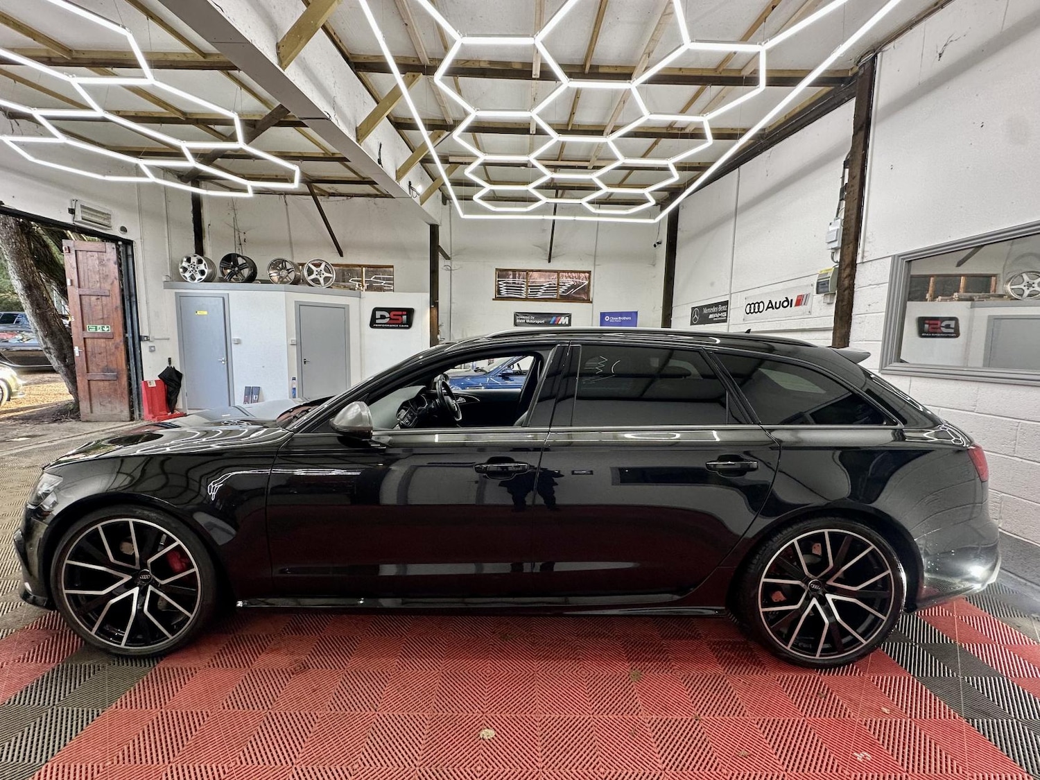 Used Audi RS6 Avant 2016 for sale - 77127789: Photo 10