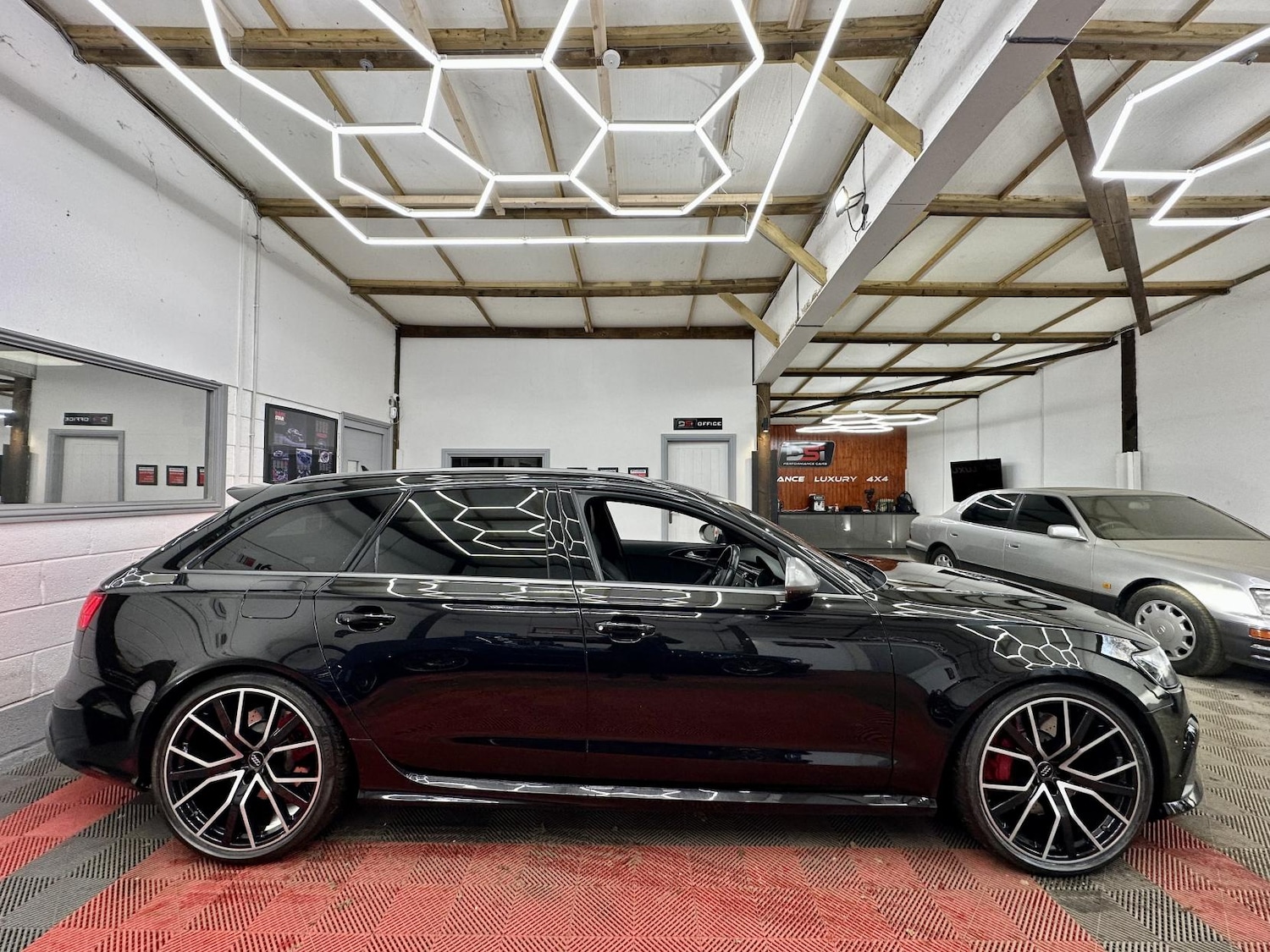 Used Audi RS6 Avant 2016 for sale - 77127789: Photo 4