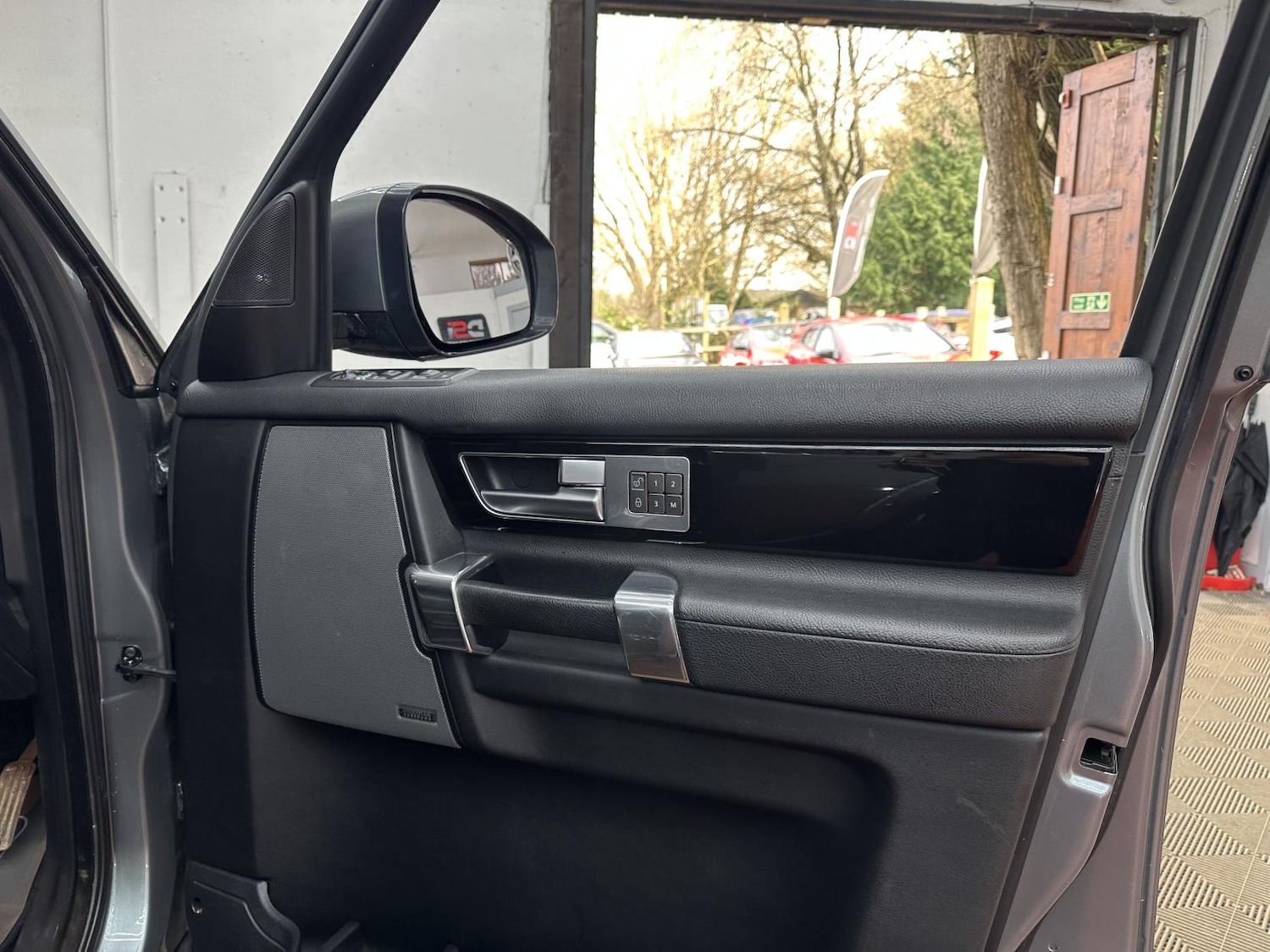 Used Land Rover Discovery 2015 for sale - 77736225: Photo 16