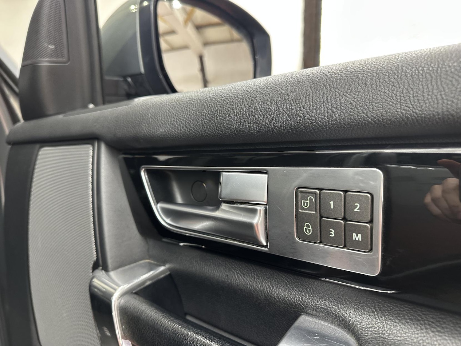 Used Land Rover Discovery 2015 for sale - 77736225: Photo 29