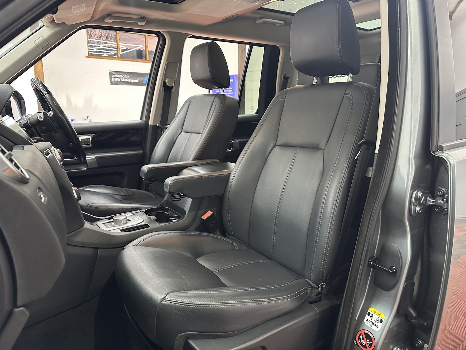 Used Land Rover Discovery 2015 for sale - 77736225: Photo 32