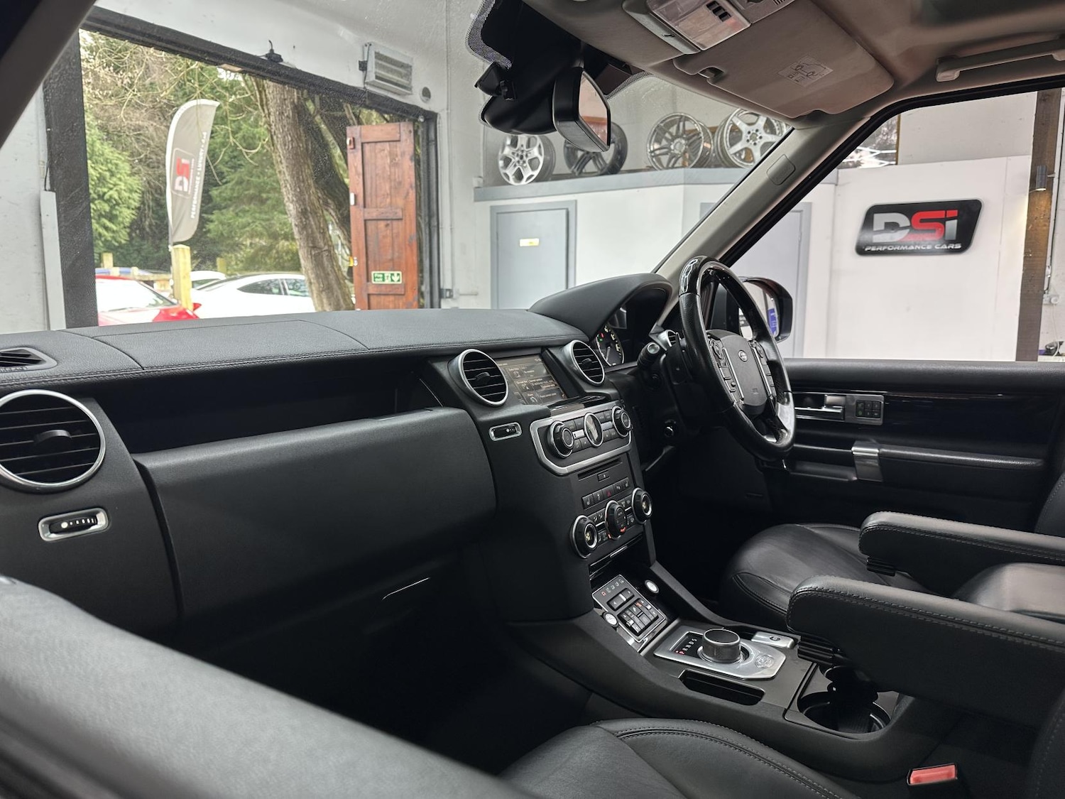 Used Land Rover Discovery 2015 for sale - 77736225: Photo 34