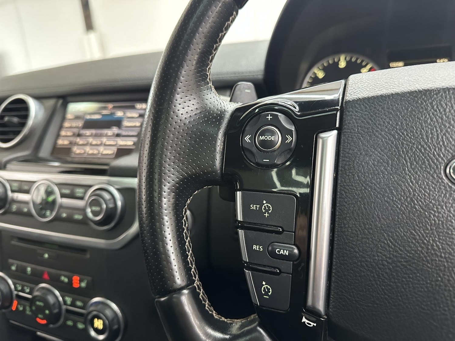 Used Land Rover Discovery 2015 for sale - 77736225: Photo 43