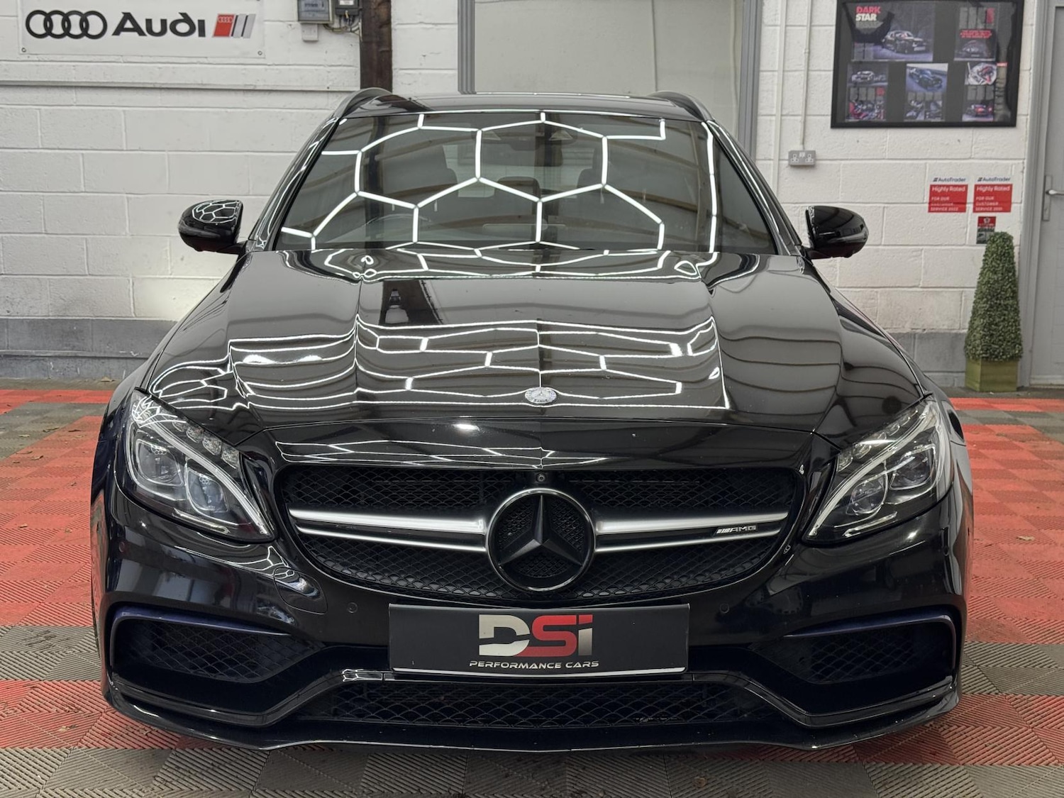 Used Mercedes-Benz C Class 2016 for sale - 77087789: Photo 2