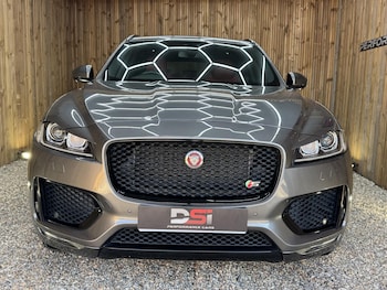 Used Jaguar F-Pace 2017 for sale - 79223424: Photo