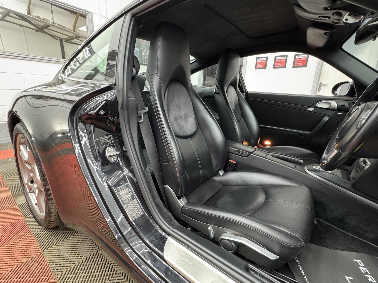 Used Porsche 911 2006 for sale - 77992040: Photo 17