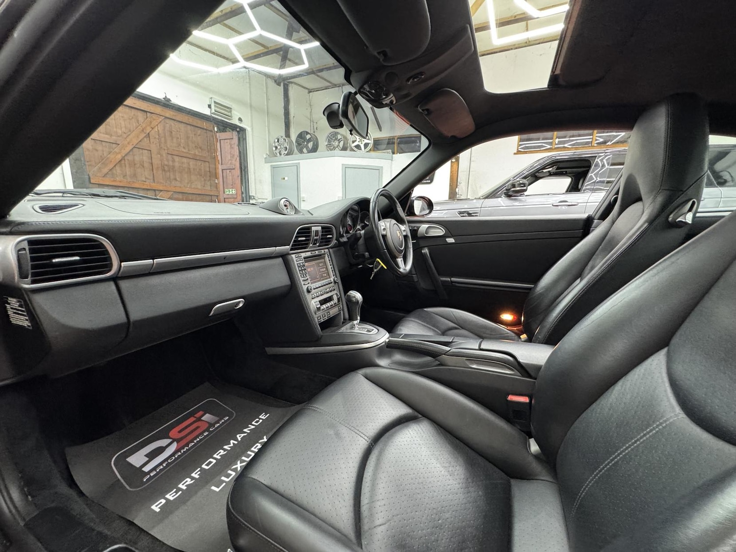 Used Porsche 911 2006 for sale - 77992040: Photo 22