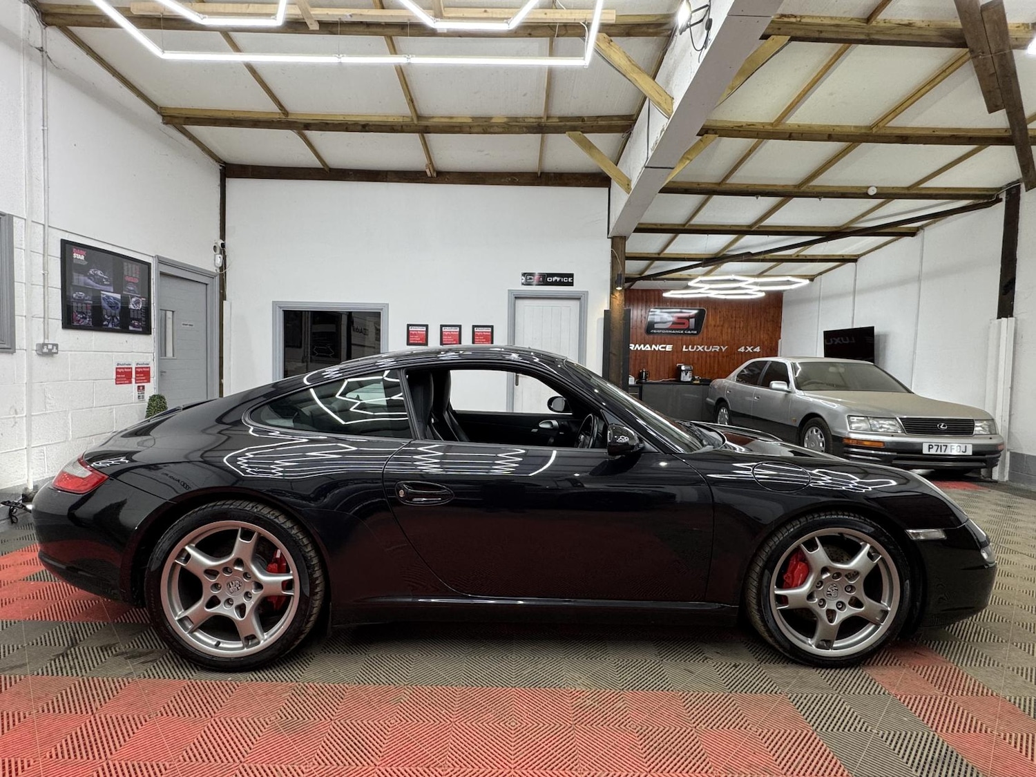 Used Porsche 911 2006 for sale - 77992040: Photo 4