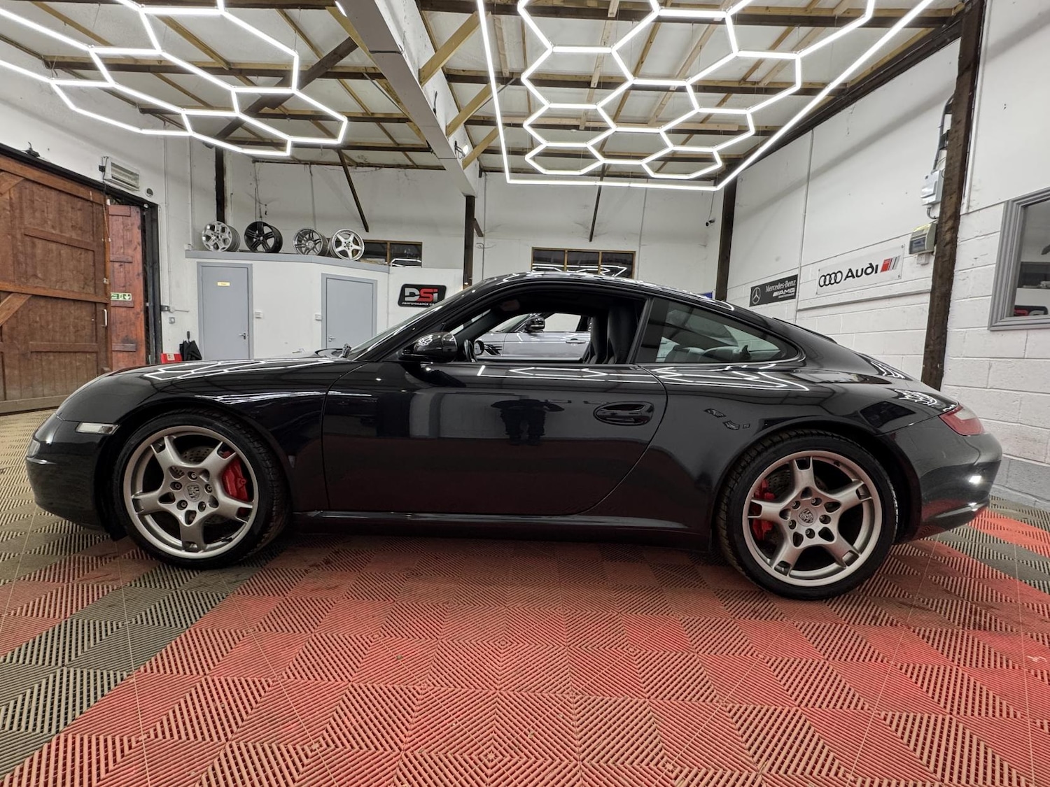 Used Porsche 911 2006 for sale - 77992040: Photo 5