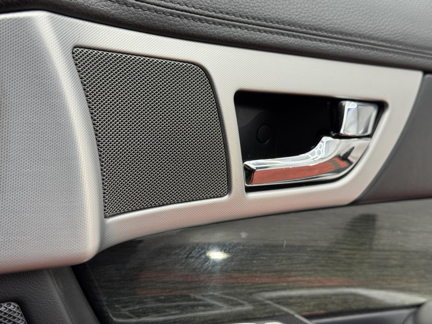 Used Jaguar XF 2014 for sale - 77682229: Photo 15