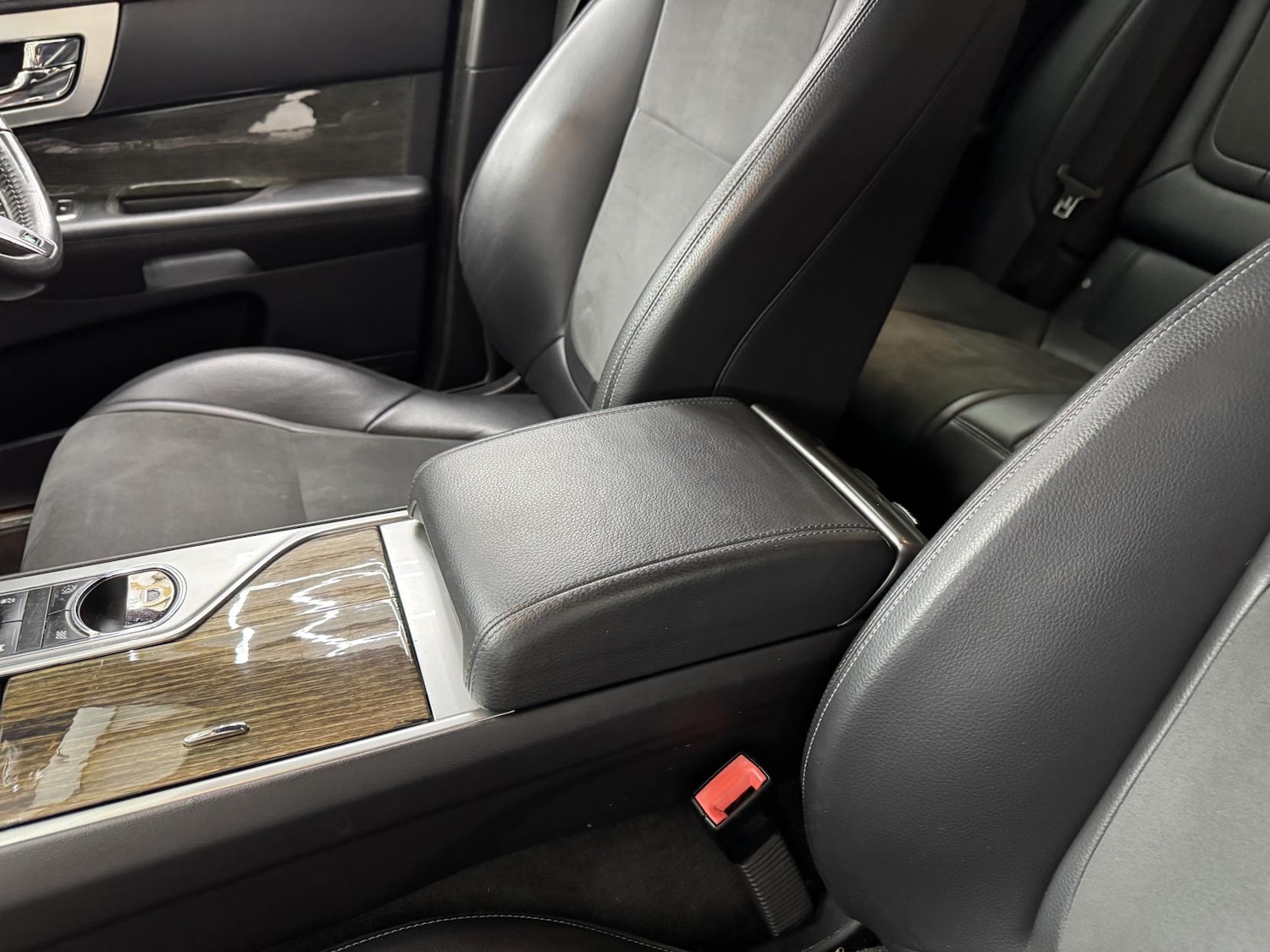 Used Jaguar XF 2014 for sale - 77682229: Photo 23