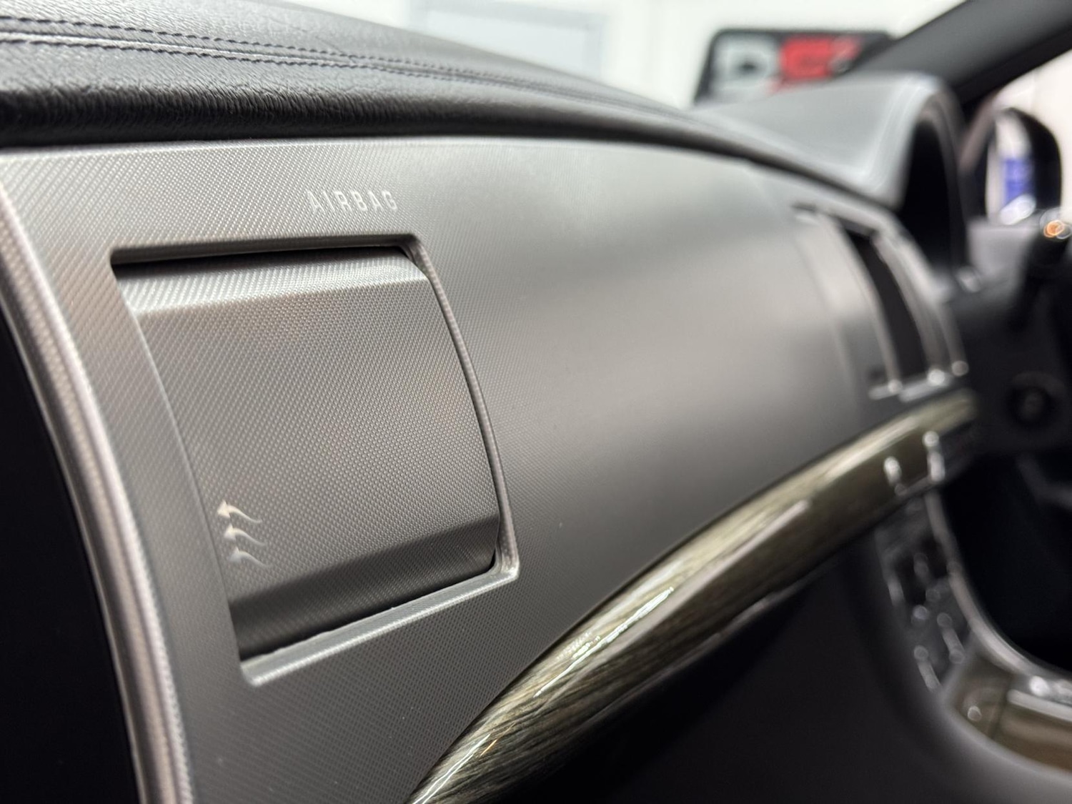 Used Jaguar XF 2014 for sale - 77682229: Photo 27