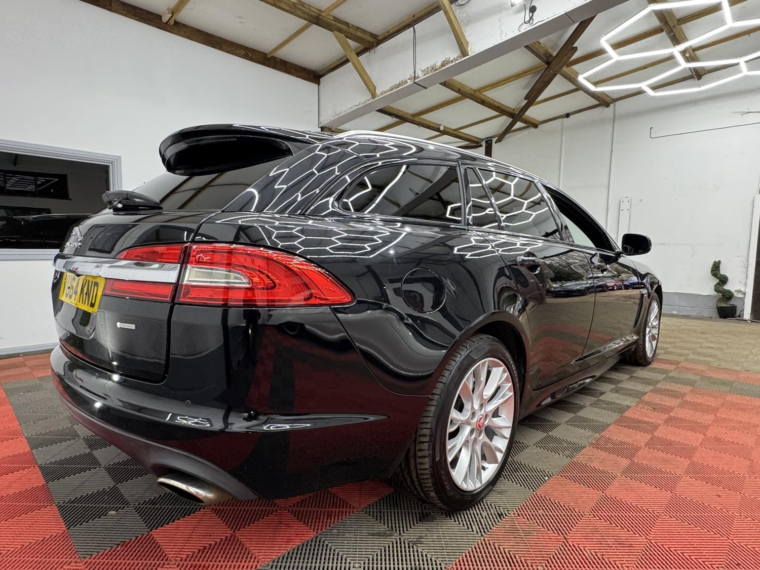 Used Jaguar XF 2014 for sale - 77682229: Photo 6