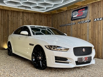 Used Jaguar XE 2018 for sale - 79168367: Photo