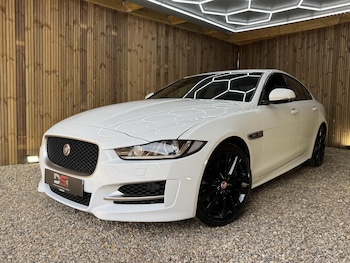 Used Jaguar XE 2018 for sale - 79168367: Photo