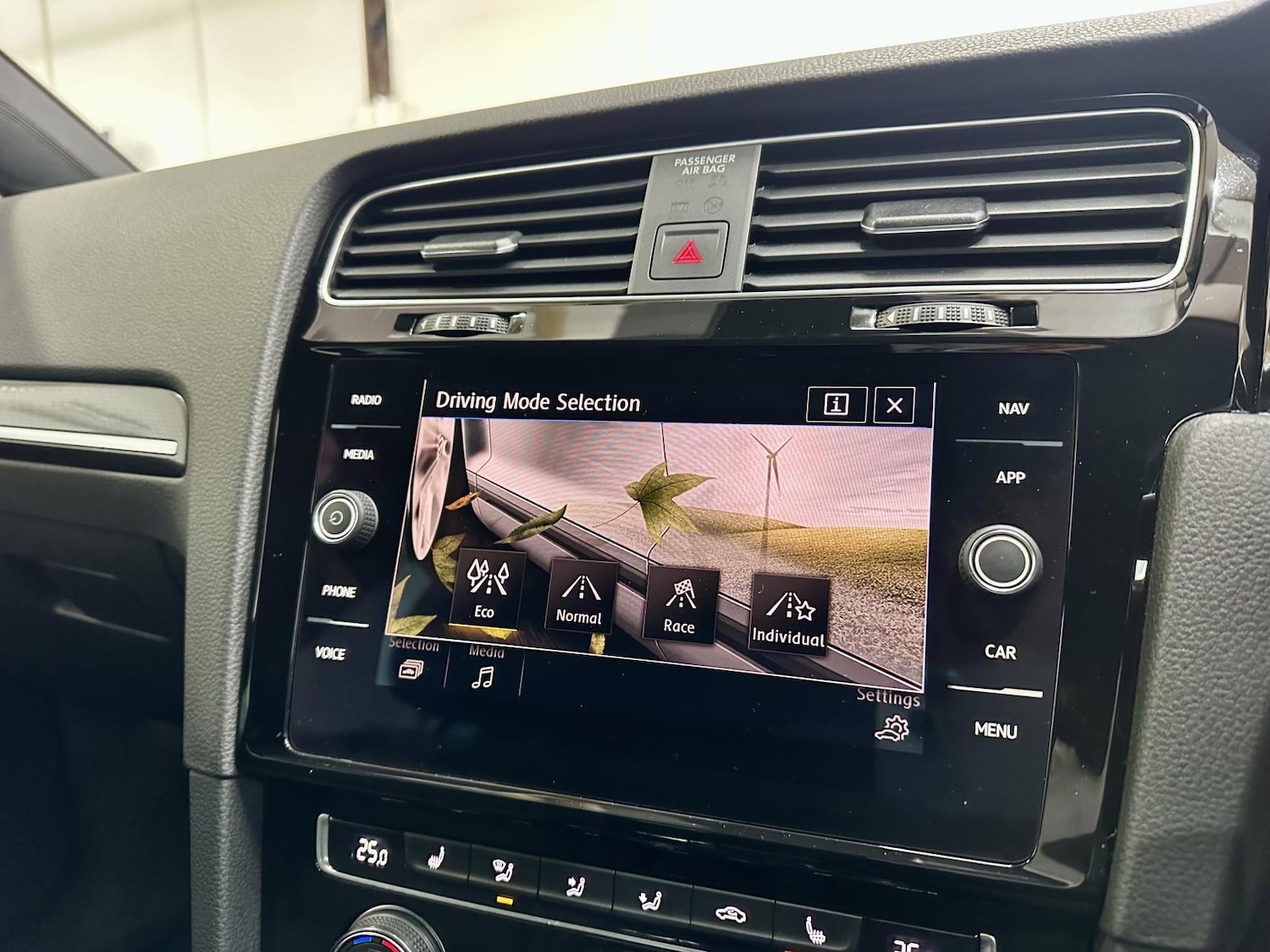 Used Volkswagen Golf 2019 for sale - 77264779: Photo 33