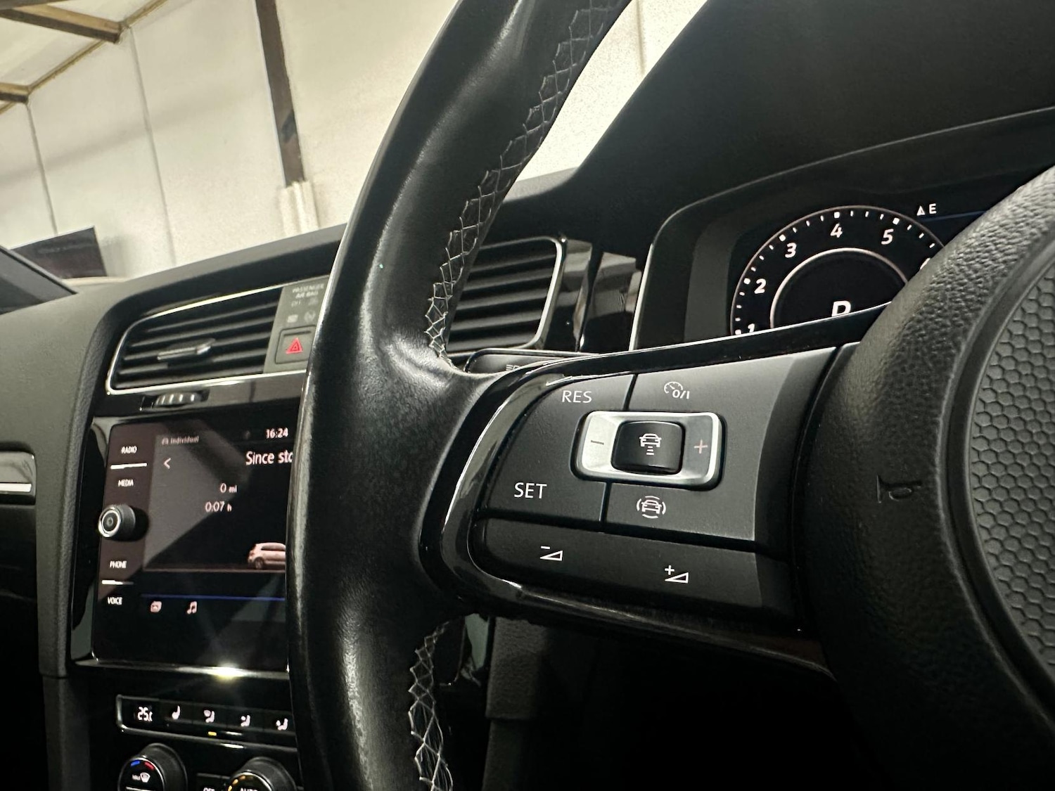 Used Volkswagen Golf 2019 for sale - 77264779: Photo 40