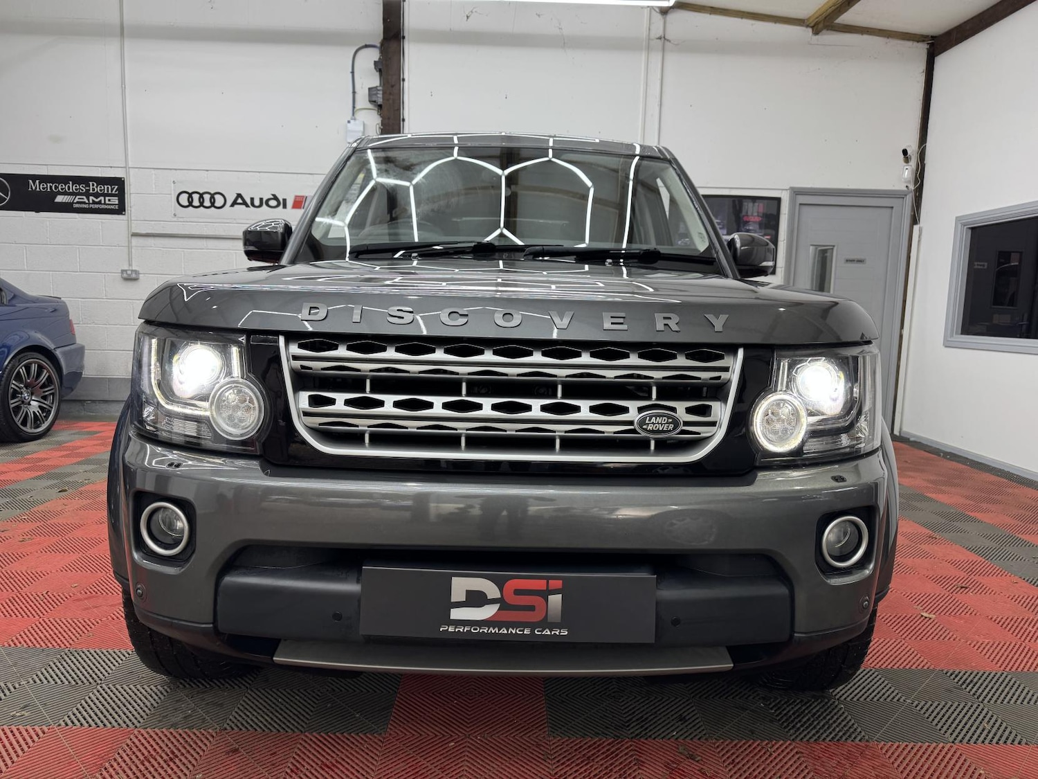 Used Land Rover Discovery 2015 for sale - 76835171: Photo 2