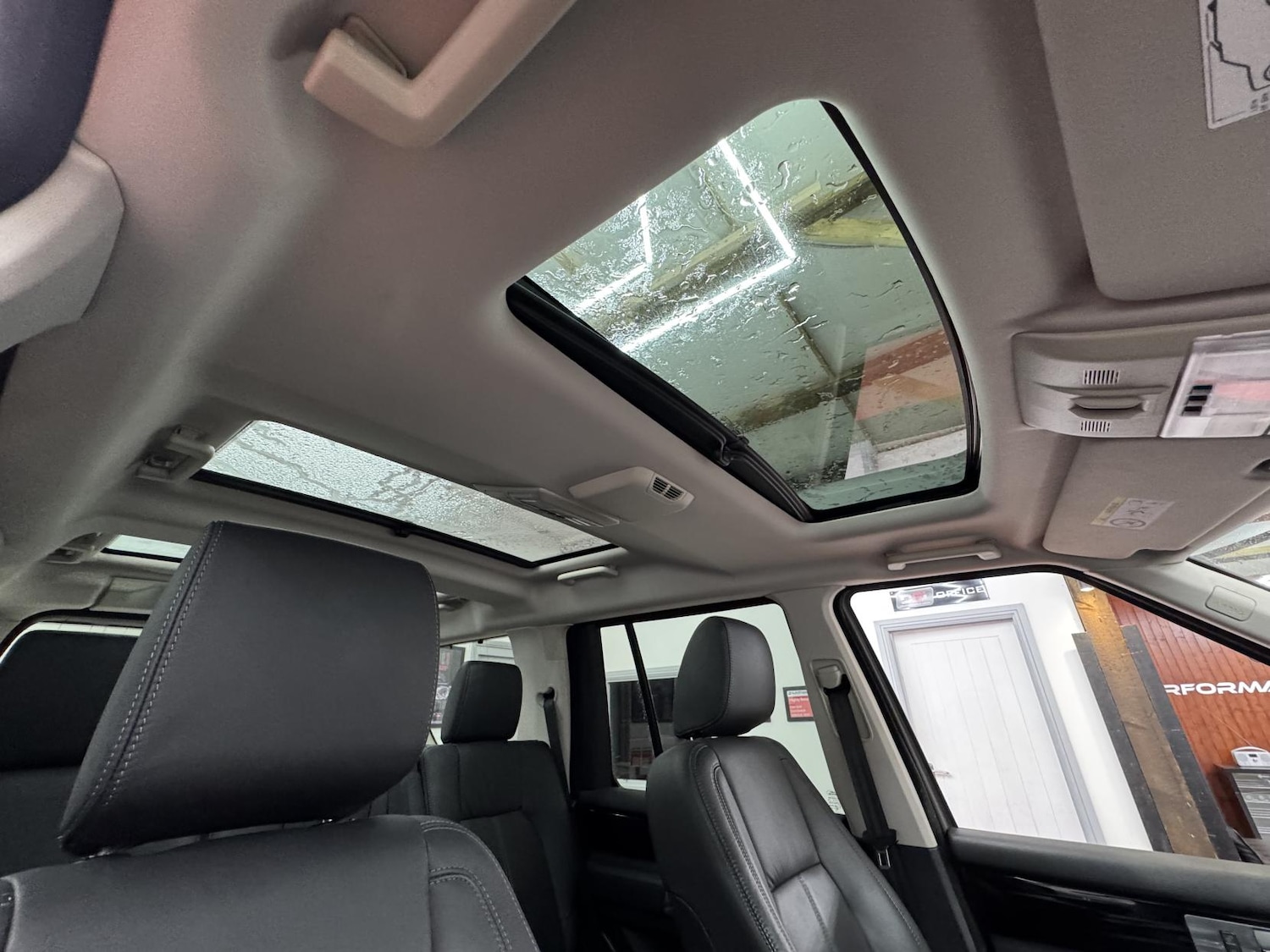 Used Land Rover Discovery 2015 for sale - 76835171: Photo 23