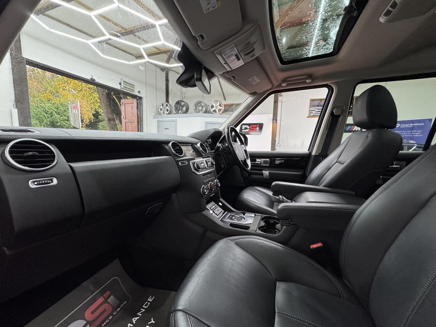 Used Land Rover Discovery 2015 for sale - 76835171: Photo 26