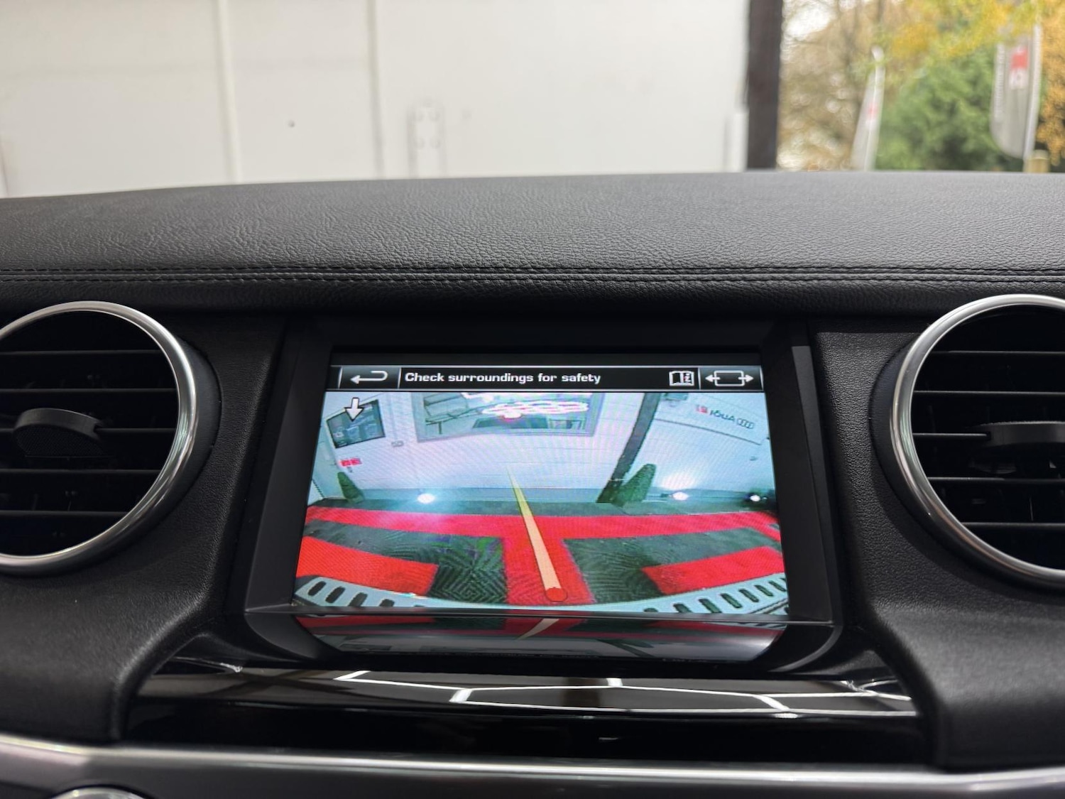 Used Land Rover Discovery 2015 for sale - 76835171: Photo 42