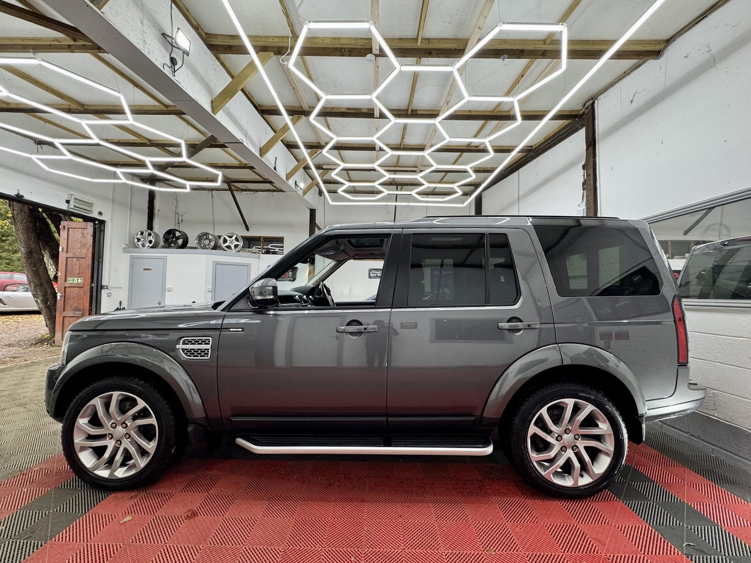 Used Land Rover Discovery 2015 for sale - 76835171: Photo 7
