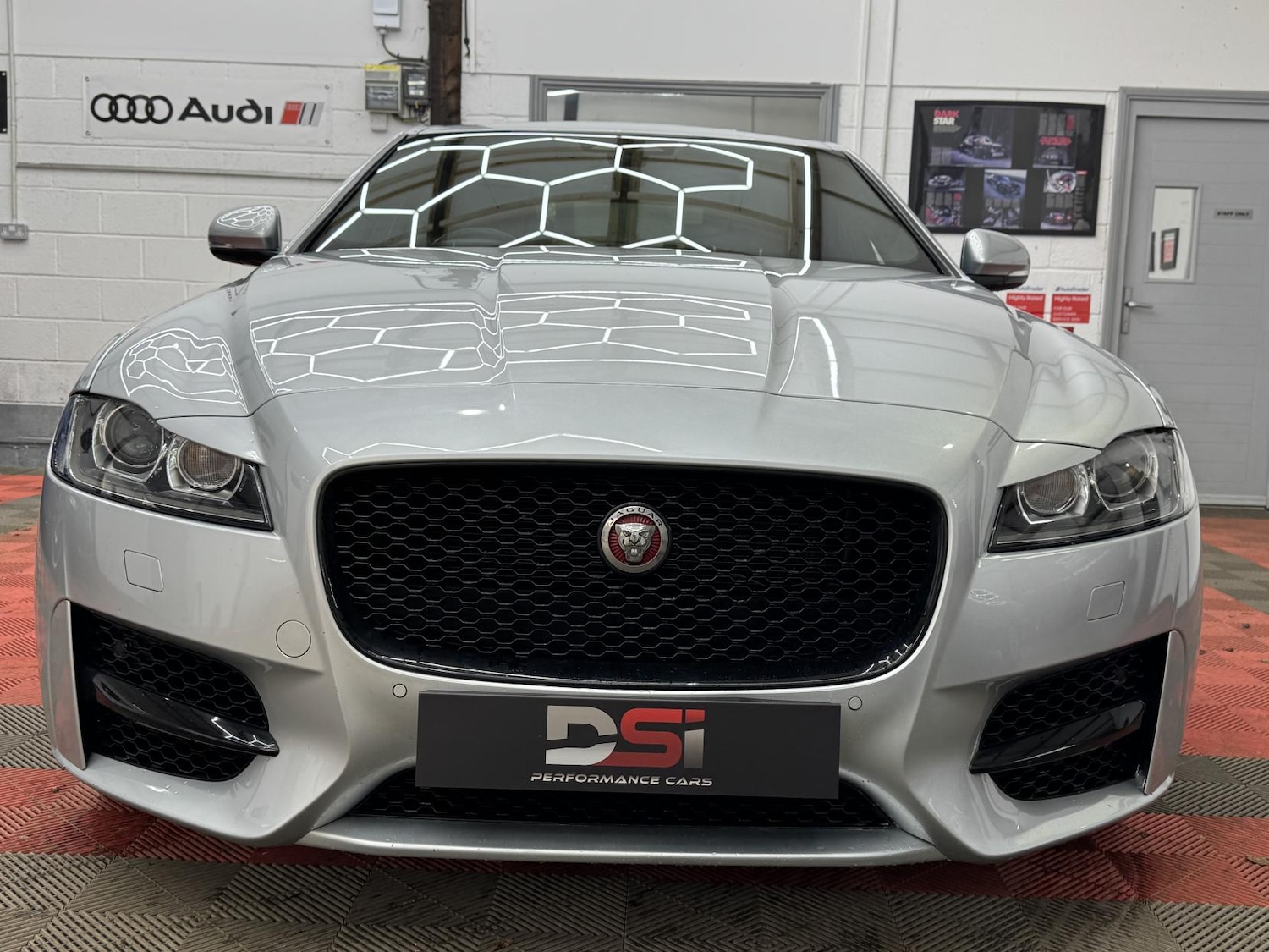 Used Jaguar XF 2018 for sale - 77026187: Photo 2