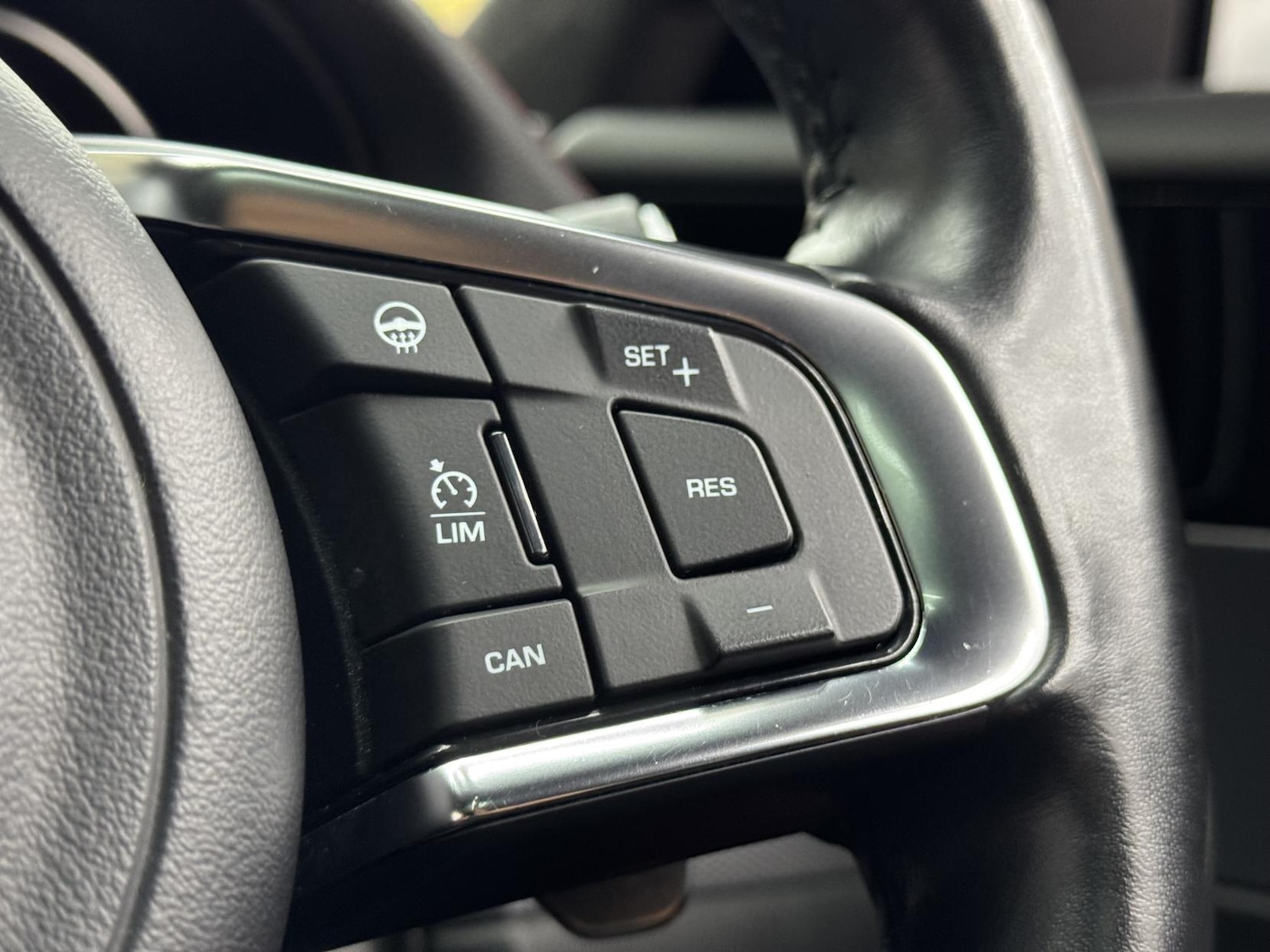 Used Jaguar XF 2018 for sale - 77026187: Photo 27