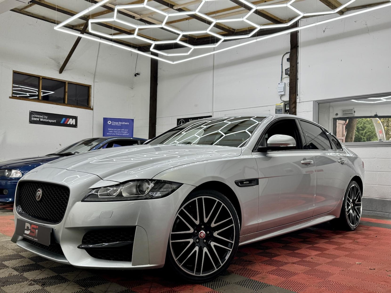 Used Jaguar XF 2018 for sale - 77026187: Photo 3