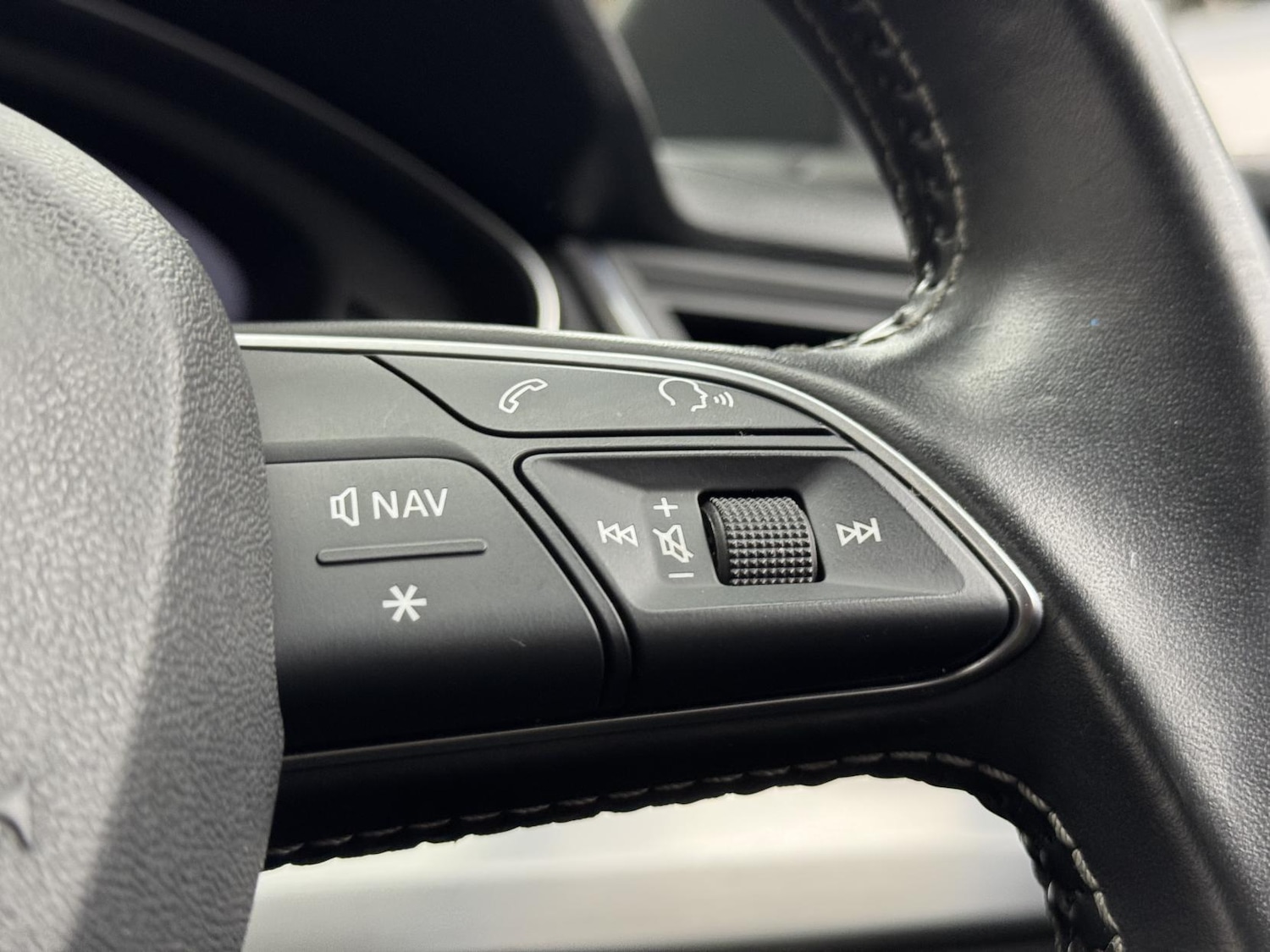 Used Audi SQ5 2018 for sale - 76922293: Photo 37