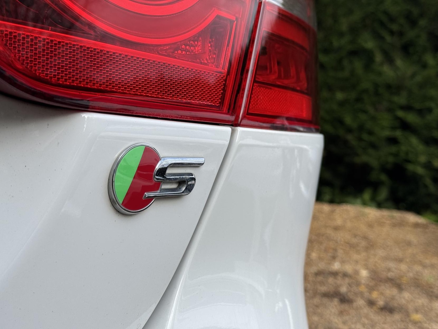 Used Jaguar XE 2016 for sale - 76480160: Photo 15