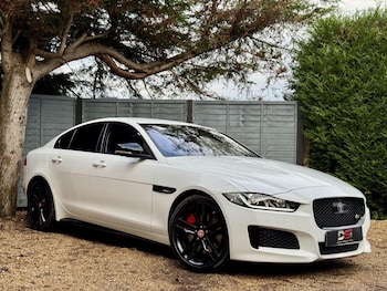 Used Jaguar XE 2016 for sale - 76480160: Photo