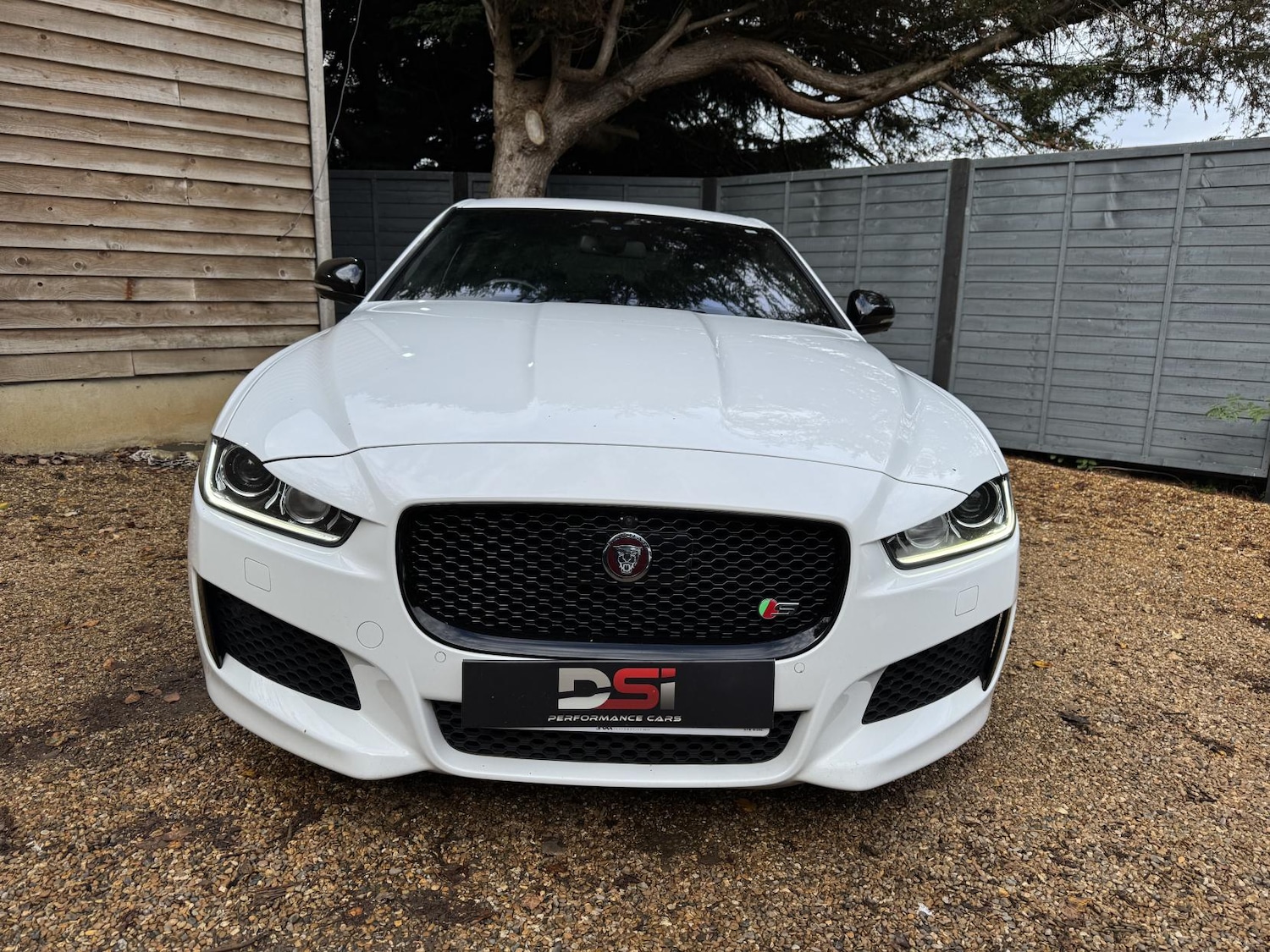 Used Jaguar XE 2016 for sale - 76480160: Photo 2