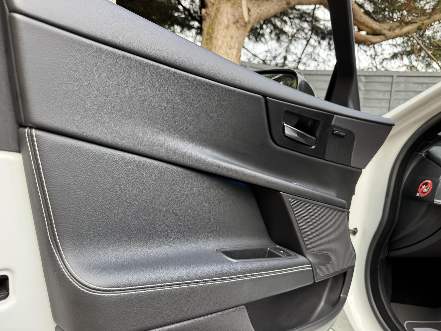 Used Jaguar XE 2016 for sale - 76480160: Photo 22