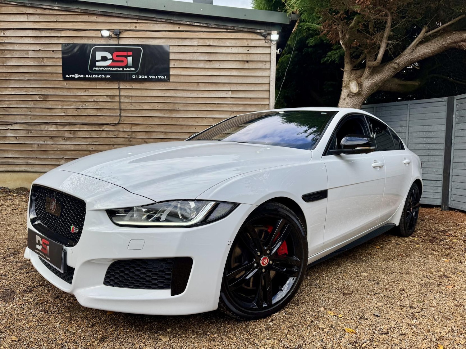 Used Jaguar XE 2016 for sale - 76480160: Photo 3