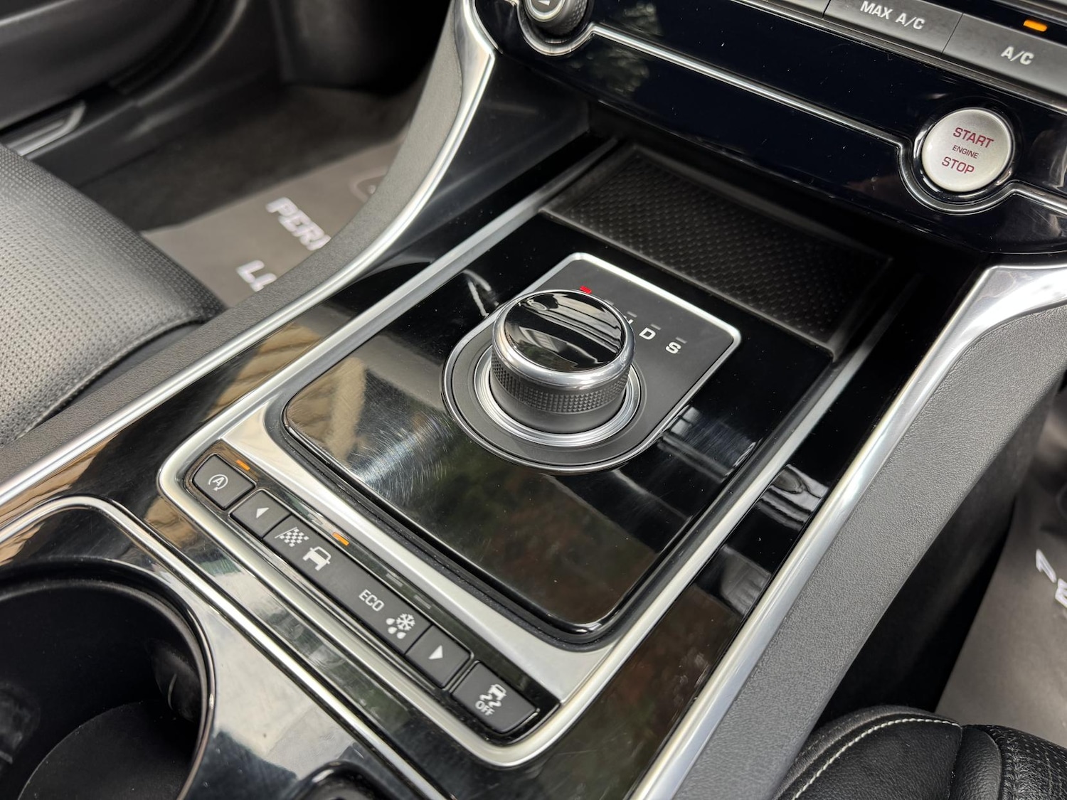 Used Jaguar XE 2016 for sale - 76480160: Photo 31