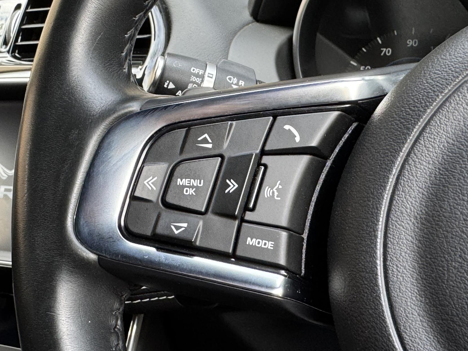 Used Jaguar XE 2016 for sale - 76480160: Photo 33